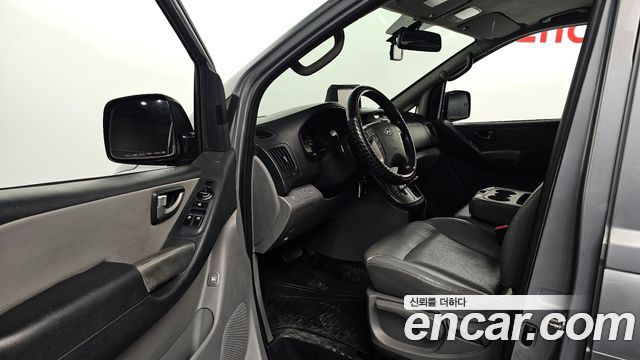 Hyundai Starex 2012 — photo 10
