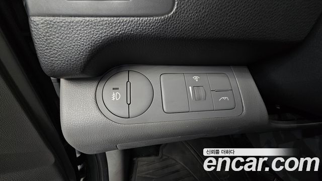 Hyundai Starex 2012 — photo 17