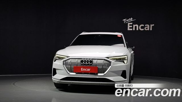 Audi e-tron 2020 — photo 3