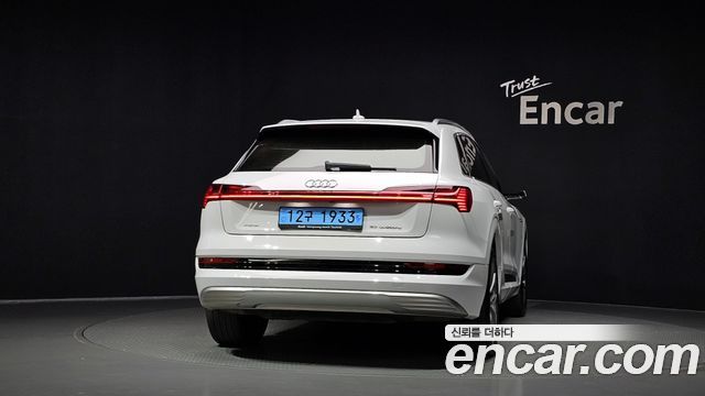 Audi e-tron 2020 — photo 4