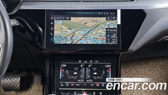 Audi e-tron 2020 — photo 14