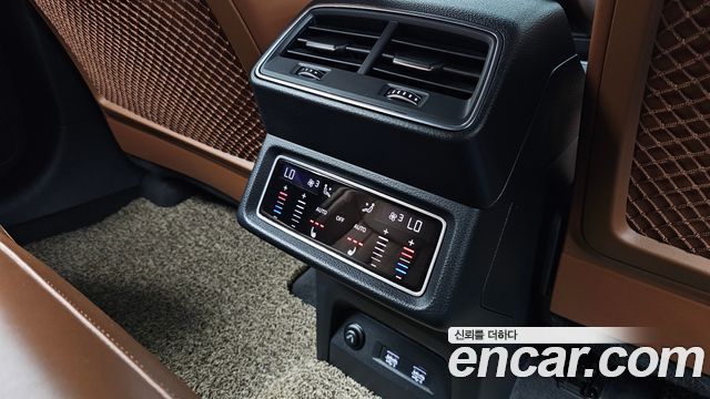 Audi e-tron 2020 — photo 19