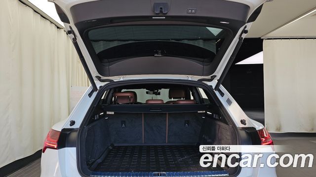 Audi e-tron 2020 — photo 20