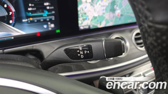 Mercedes-Benz E-Class 2017 — photo 9