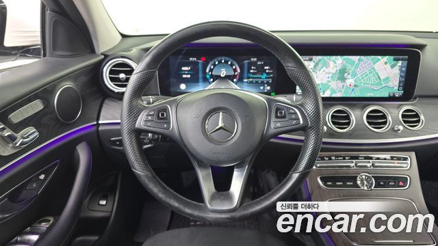 Mercedes-Benz E-Class 2017 — photo 13