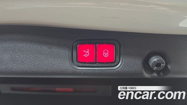 Mercedes-Benz E-Class 2017 — photo 17