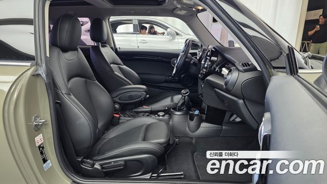Mini Cooper 2019 — photo 11