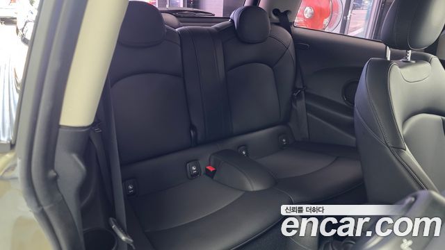 Mini Cooper 2019 — photo 12