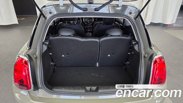 Mini Cooper 2019 — photo 20