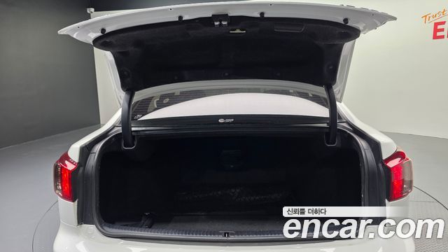 Lexus IS 2011 — photo 20