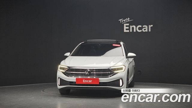 Volkswagen Jetta 2023 — photo 3