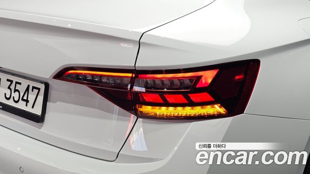 Volkswagen Jetta 2023 — photo 9