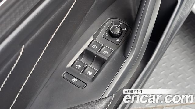 Volkswagen Jetta 2023 — photo 31