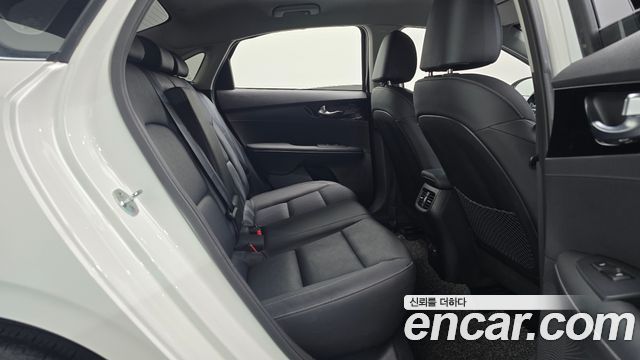 Kia K3 2022 — photo 17
