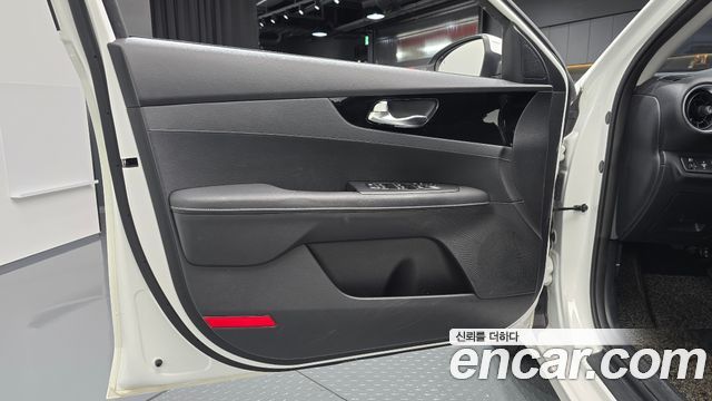 Kia K3 2022 — photo 14