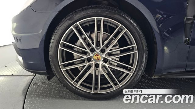 Porsche Panamera 2018 — photo 5
