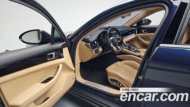Porsche Panamera 2018 — photo 13