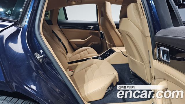 Porsche Panamera 2018 — photo 17