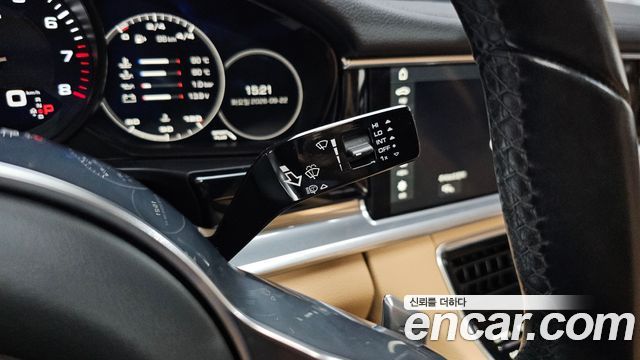 Porsche Panamera 2018 — photo 22