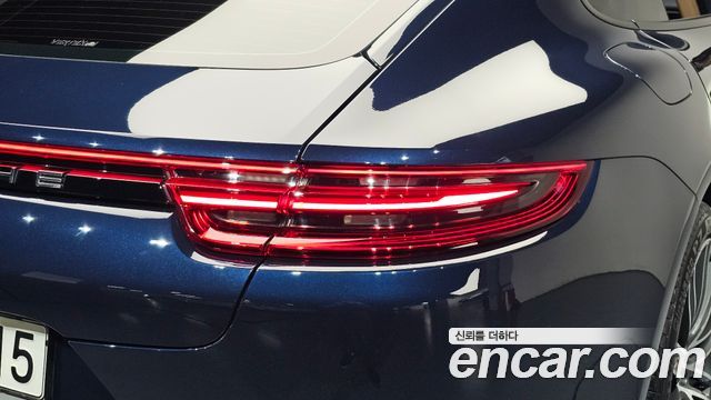 Porsche Panamera 2018 — photo 9