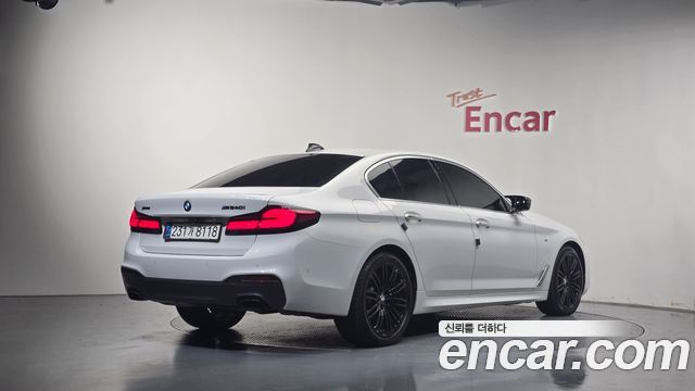 BMW 5-Series 2018 — photo 2