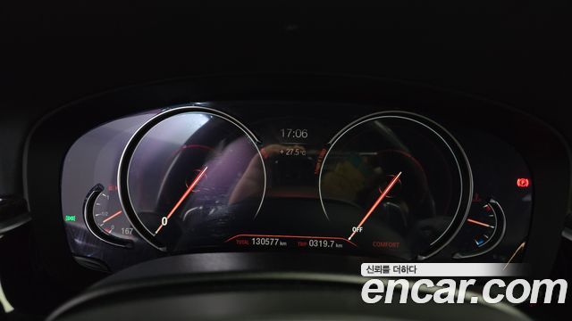 BMW 5-Series 2018 — photo 11