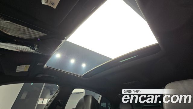 BMW 5-Series 2018 — photo 23