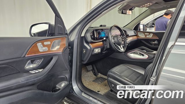 Mercedes-Benz GLE-Class 2020 — photo 10