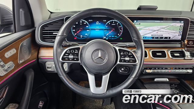 Mercedes-Benz GLE-Class 2020 — photo 13