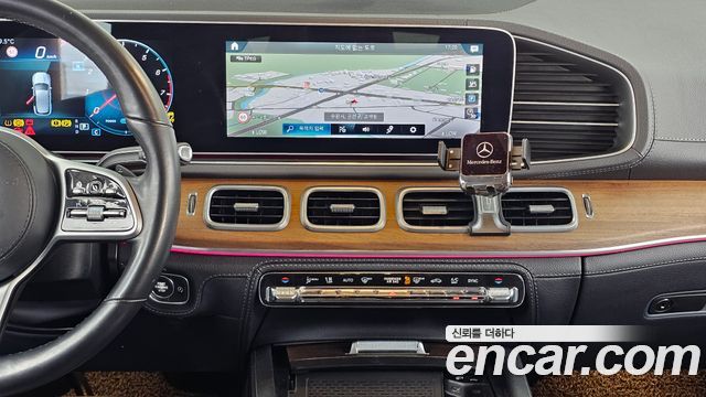 Mercedes-Benz GLE-Class 2020 — photo 14