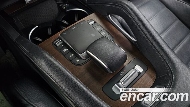 Mercedes-Benz GLE-Class 2020 — photo 16