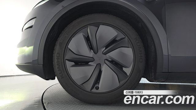 Tesla Model Y 2026 — photo 5
