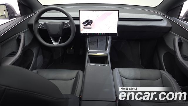 Tesla Model Y 2026 — photo 10