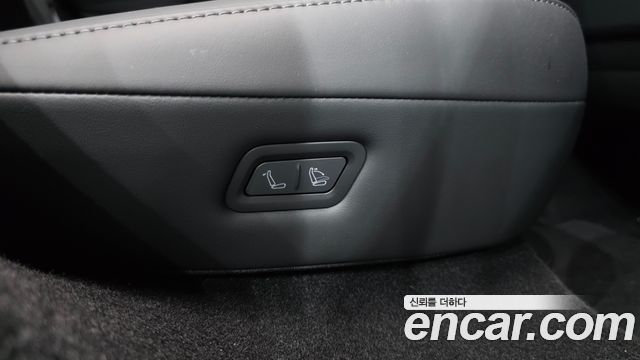 Tesla Model Y 2026 — photo 24