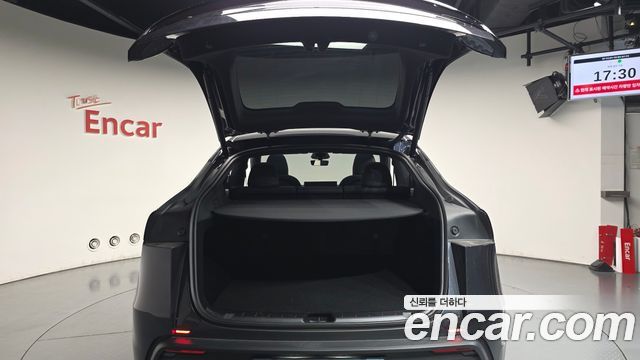 Tesla Model Y 2026 — photo 26