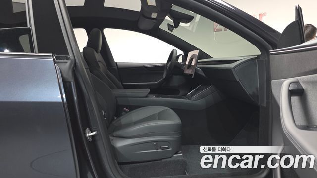 Tesla Model Y 2026 — photo 16