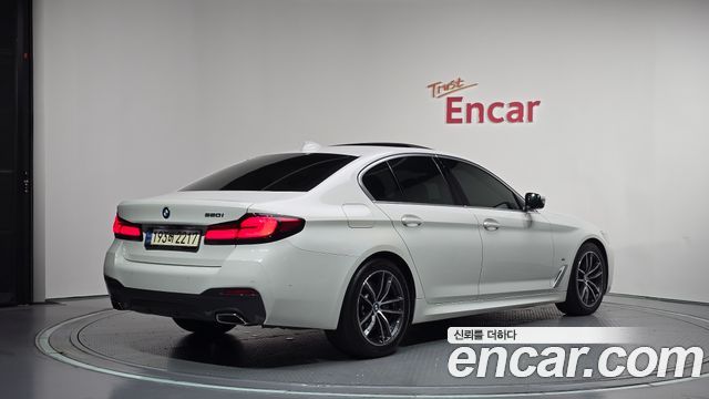 BMW 5-Series 2021 — photo 2