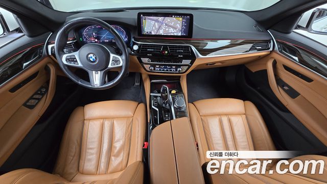 BMW 5-Series 2021 — photo 10