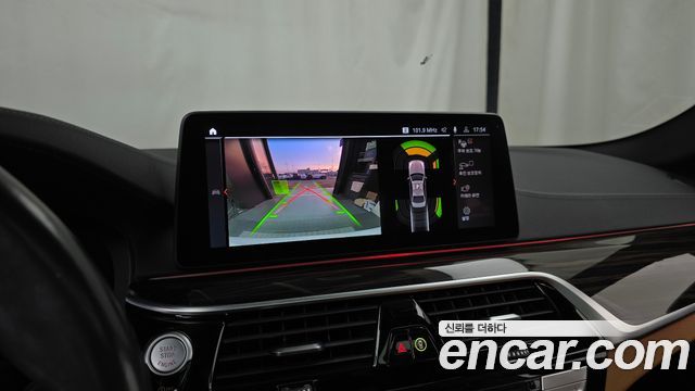 BMW 5-Series 2021 — photo 20