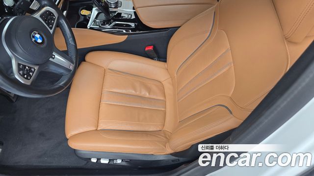 BMW 5-Series 2021 — photo 25