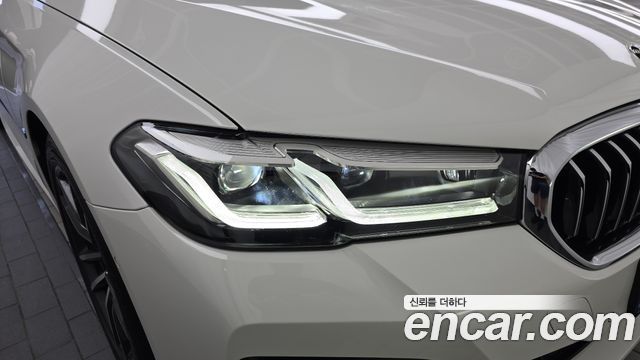 BMW 5-Series 2021 — photo 8