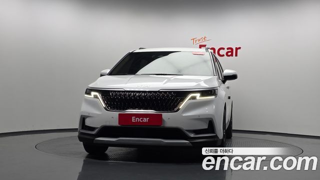 Kia Canival 2023 — photo 3