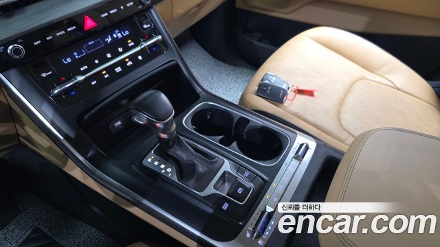 Kia Canival 2023 — photo 12