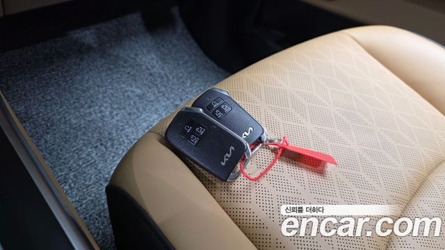 Kia Canival 2023 — photo 24
