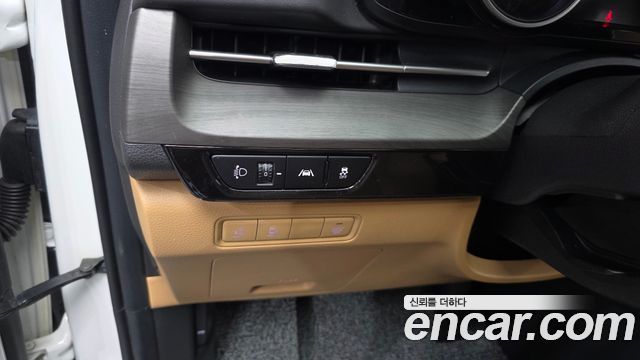 Kia Canival 2023 — photo 28