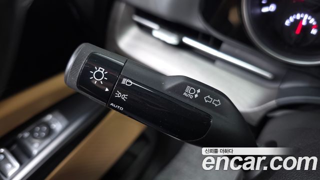 Kia Canival 2023 — photo 32