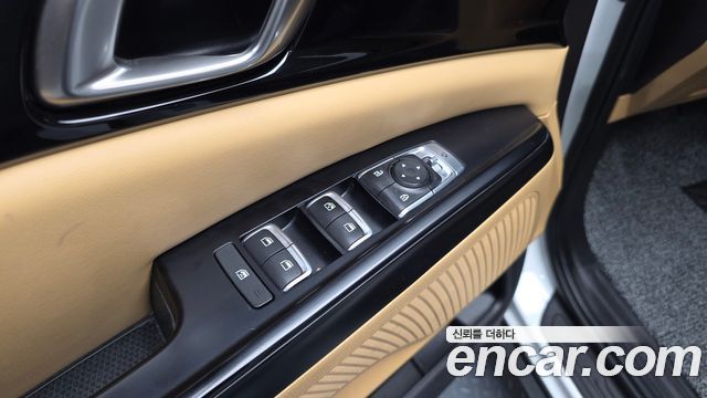 Kia Canival 2023 — photo 33