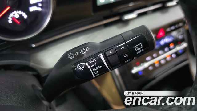 Kia Canival 2023 — photo 35