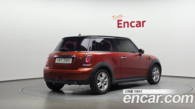 Mini Cooper 2011 — photo 2