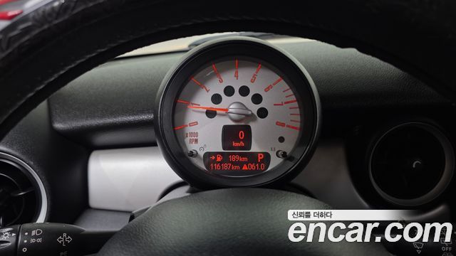 Mini Cooper 2011 — photo 8